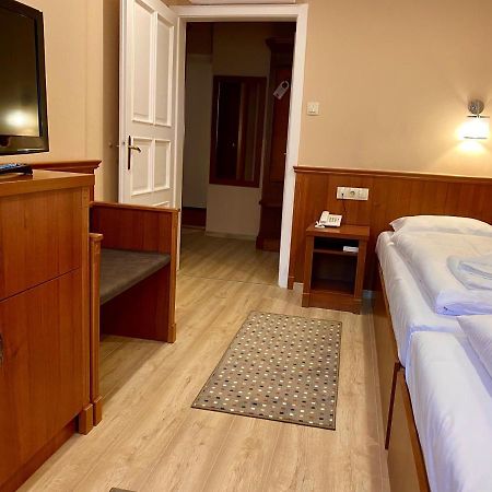 Hotel Borostyan Panzio Kaposvár Exteriér fotografie